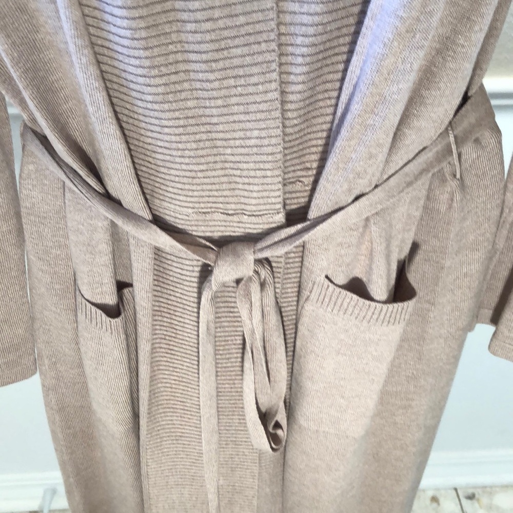NWT beautiful Cabernet cardigan/wrap - Picture 4 of 6